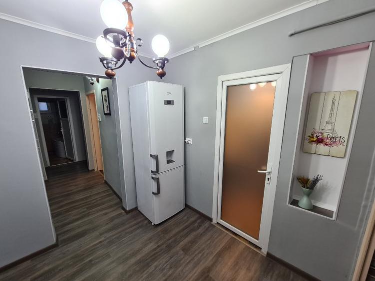 Apartament 3 camere decomandat zona Galata Iasi