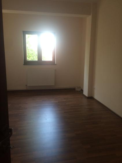 Vila 2005,metrou Brancoveanu 14 min, P+1, su 200mp, 5 camere,3 bai, teren 200 mp