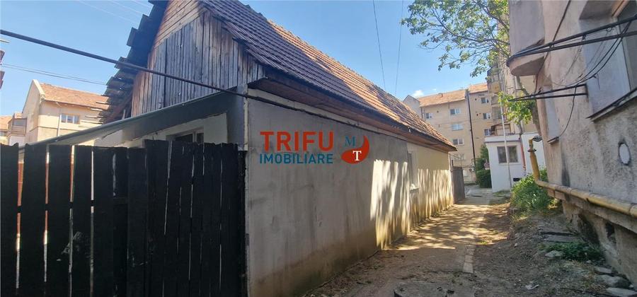 Casa  de vanzare 3 camere zona Sub Stadion