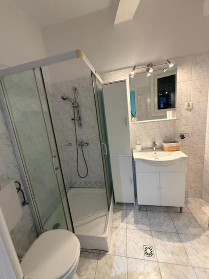 Inchiriez apartament in centru/strada traian!