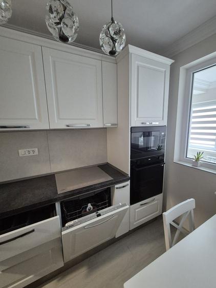 Apartamnent decomandat cu 3 camere, Sector 6