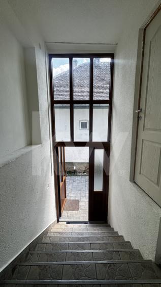 Apartament 3 camere la casă de închiriat Gușterita