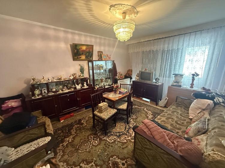 De vânzare apartament 2 camere decomandat 57 mp et 3