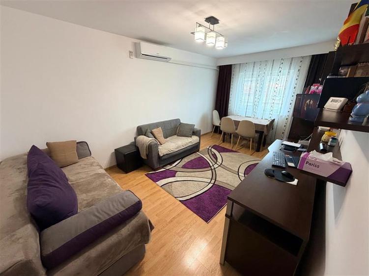 3 camere decomandat Alexandru-Piata