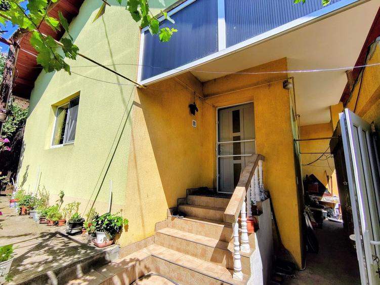 Casa unifamiliala 120 mp utili,  cu 477 mp teren, garaj, Dambul Rotund