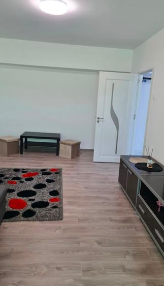 Apartament 2 camere decomandat de închiriat – Zona Mega Mall