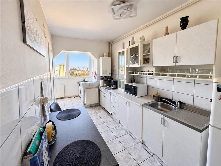 Apartament 3 camere decomandat | Calea Bucuresti | Luminos si spațios