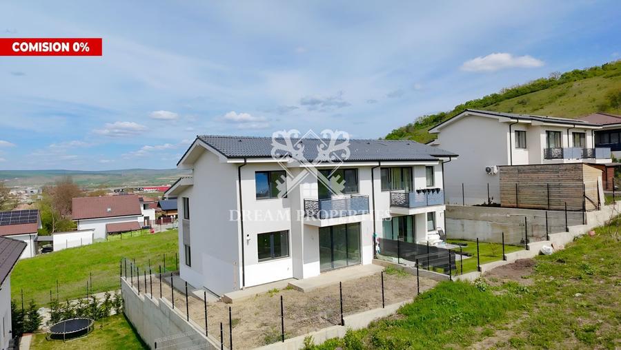 Casa tip duplex 5 camere, 3 bai, 119 mp, balcon, strada Crișeni Dezmir