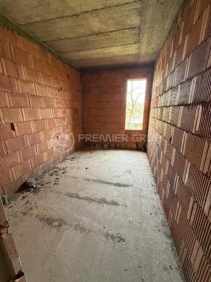 Vila 8 camere 2 bai 219mp, Rediu, front stradal, acces auto, terasa