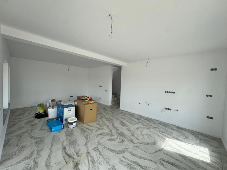 Casă individuală finisată complet – Clasă energetică A – 130 mp utili, teren 440