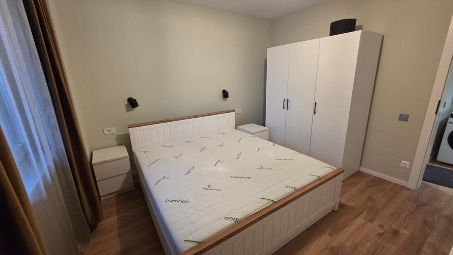 Închiriez apartament 3 camere în bloc nou