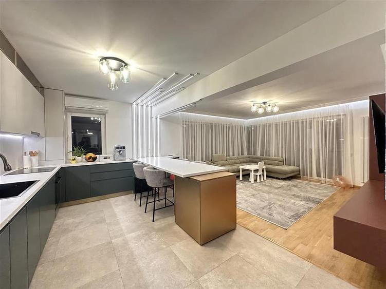 Apartament 4 camere | Terasă panoramică 105 mp | 95 mp utili | Bun