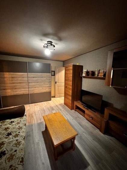 Apartament 2 camere semidecomandat, etaj 1 , zona Curtea de Apel