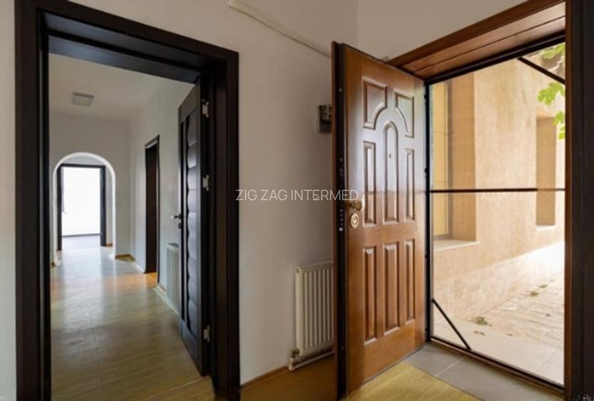 Faleza Nord, imobil P+1, 7 camere - 28