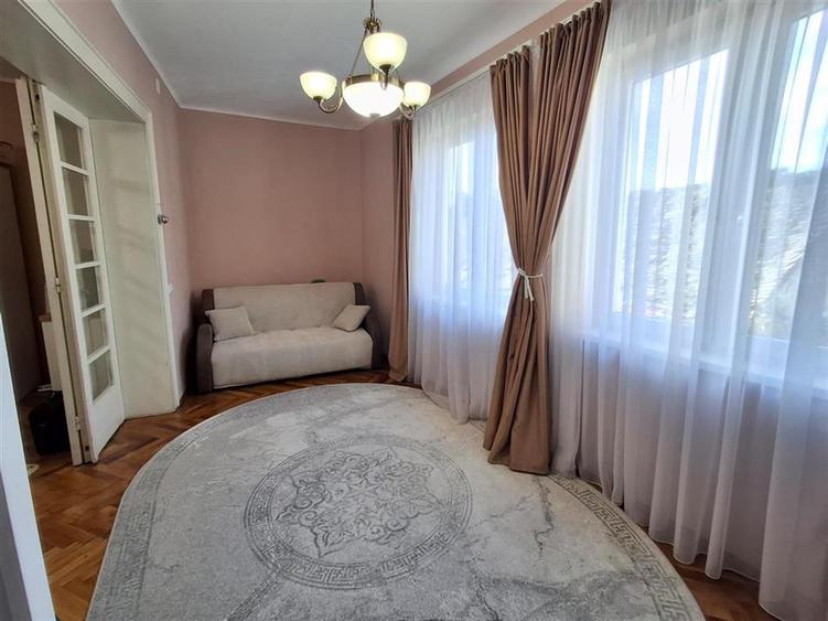 Apartament 3 camere zona Orasul de Jos