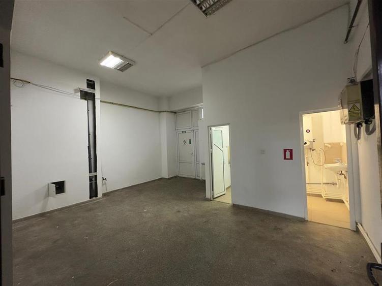 Spatiu comercial str. Bucium, zona Carrefour Felicia, 78mp