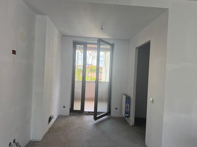 Vând vila P+1, situată în zona Trocadero