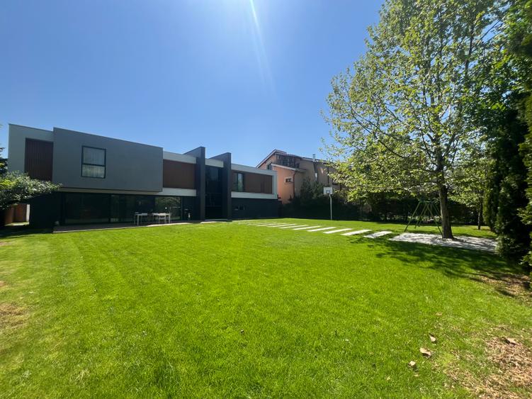 Inchiriere Vila Ultramoderna Iancu Nicolae / Modern Villa for Rent Iancu Nicolae