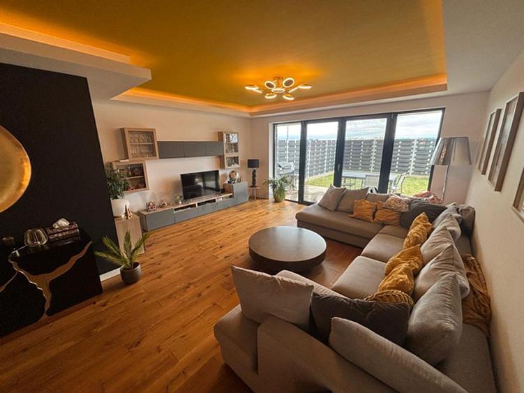 VILA de LUX in apropiere de Scoala Americana