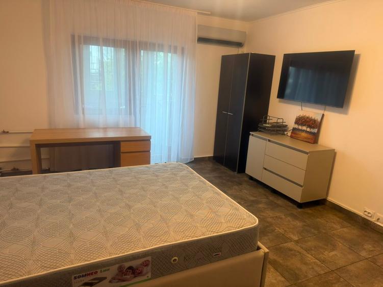 Inchiriere Garsonieră Decomandată | 13 Septembrie – Panduri