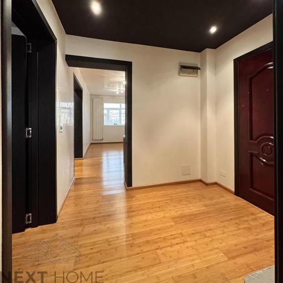APARTAMENT 2 CAMERE , 2 STEJARI