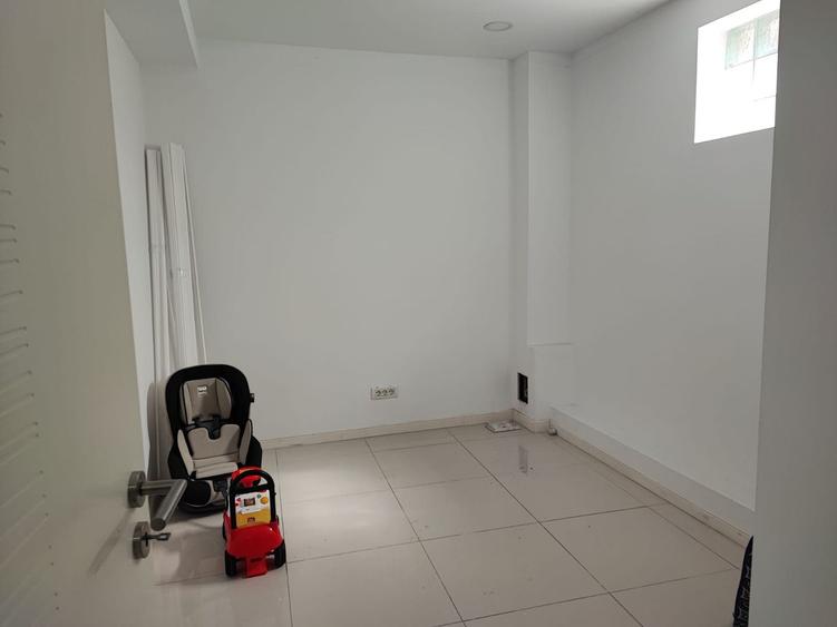 Cladire birouri D+P+E+M in zona Titan