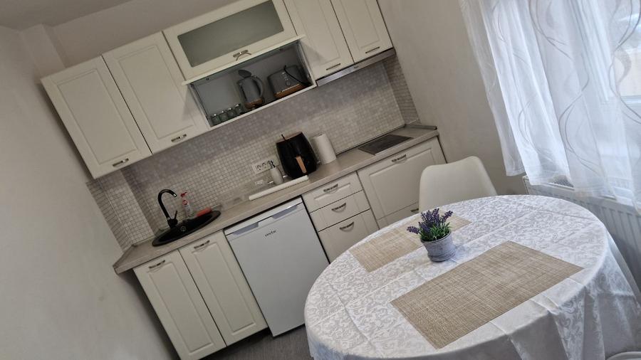 Apartament 2 camere de inchiriat zona Prima Shop