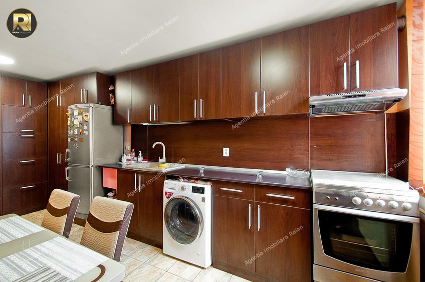 Vanzare apartament 3 camere in Galati, Micro 19, sup.65 mp, mobilat si utilat