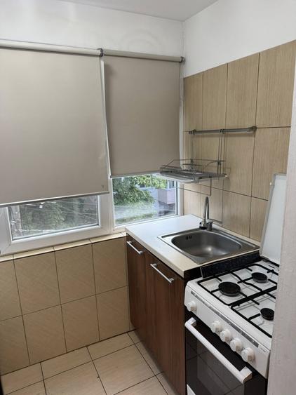 Apartament cu 1 cameră, decomandat, zona Targu Cucu - Stația Pădurii