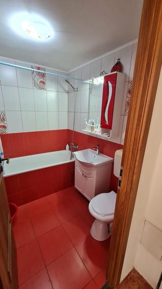 2 camere / 1982/ 12 min Metrou/ Centrală proprie