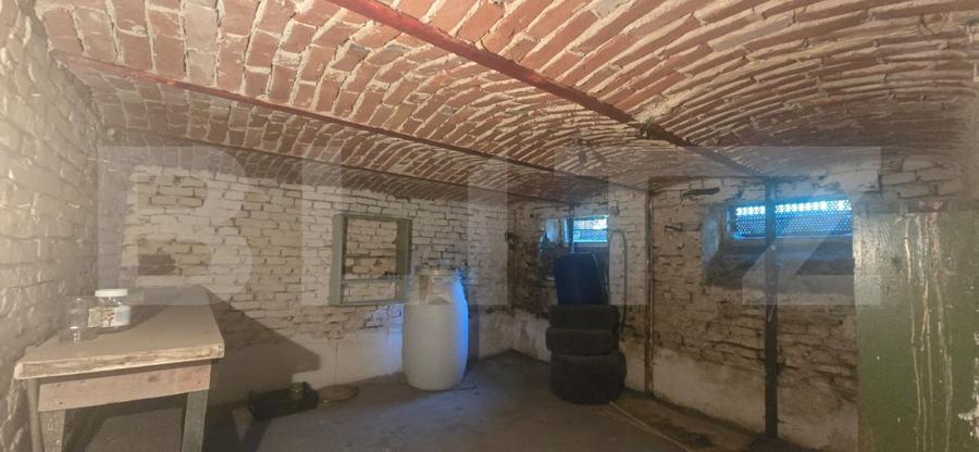 Proprietate semi-centrala, teren 433 mp, Constructie demolabila