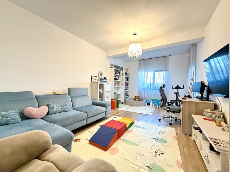 Duplex, perete dublu, 5 camere, 130 mp utili, 300 mp teren - Dumbravita