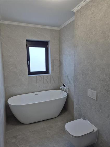 DUMBRAVITA - VILA DE LUX - 5 CAMERE - TEREN 1000 MP - GARAJ - POZITIE EXCELENTA