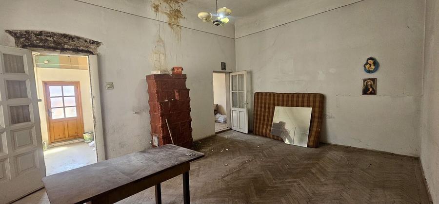 Casa de vanzare – Zona Centru, Strada Garii – 65.000€
