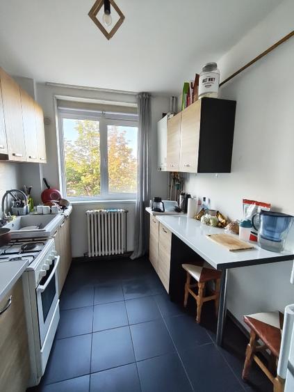 Închiriez apartament 3 camere Zona Podu Ros |Cantemir ,Etaj 3 Vedere Palas