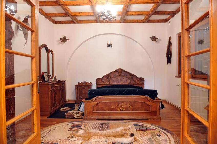 Vila de pe cărțile poștale