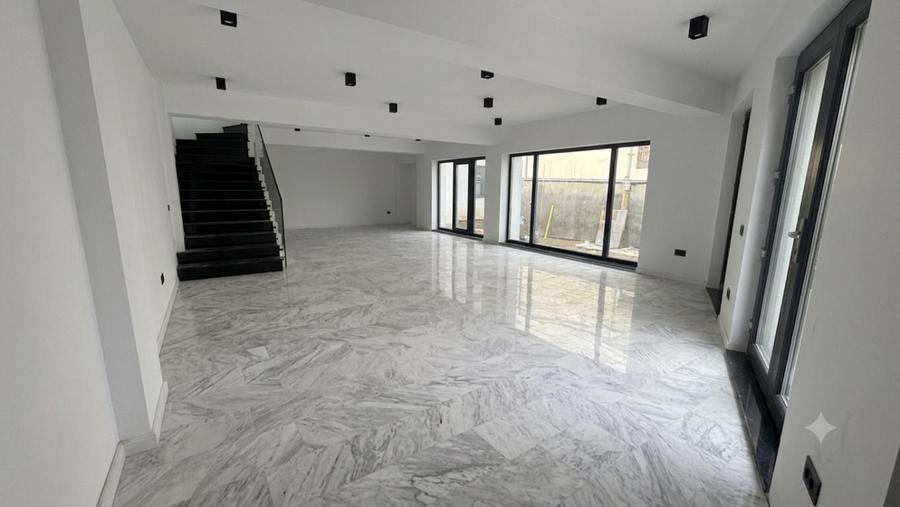 Spațiu comercial P+1, 184 mp, parcare, zona Central