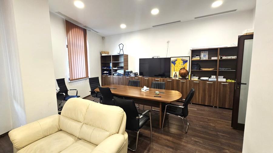 Vanzare vila complet renovata,ideal birou, 450mp Stefan Cel Mare Lizeanu