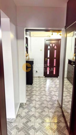 4 CAMERE DECOMANDAT + 2 BAI - 84 MP -Zona Galata