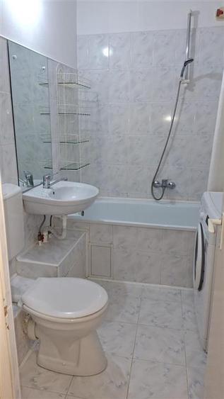Apartament 4 camere 2 bai 3 balcoane zona Centrala
