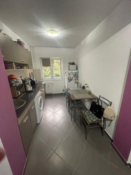 INCHIRIERE APARTAMENT 2 CAMERE ETAJ 1 /4