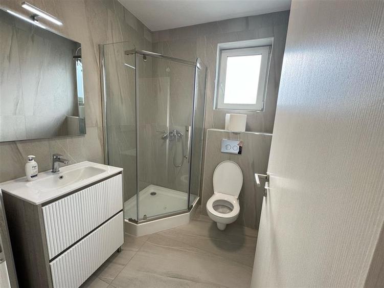 Casa moderna 4 camere 2 bai si curte Selimbar