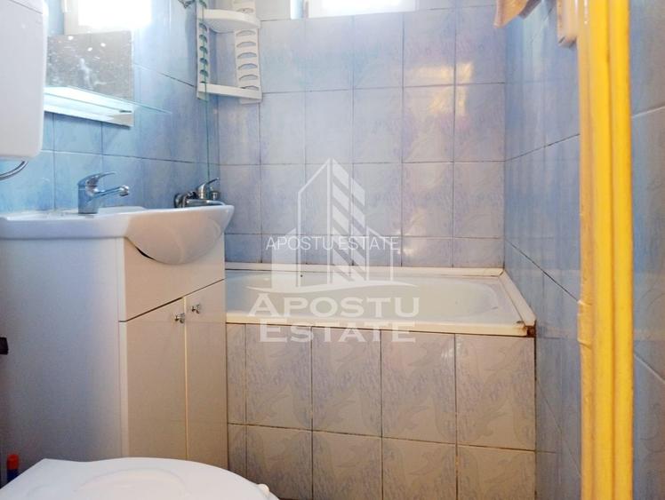 Apartament 2 camere ,zona Boul Rosu ,confort 1 - 4