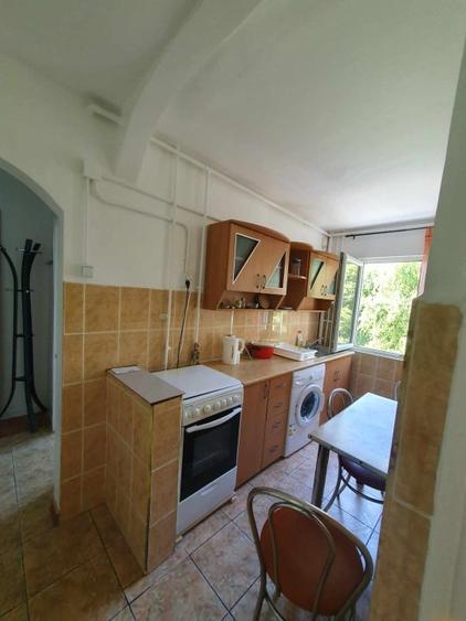 Chirie 2 camere in Apartament 3 camere + living, pentru fete. Manastur, 200 EUR/