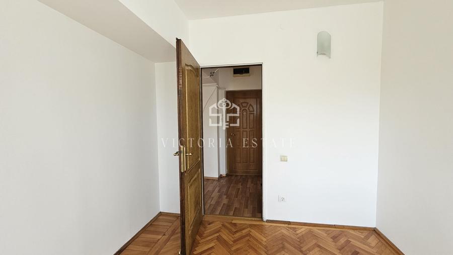 Apartament de vanzare, 3 camere decomandat.Republicii