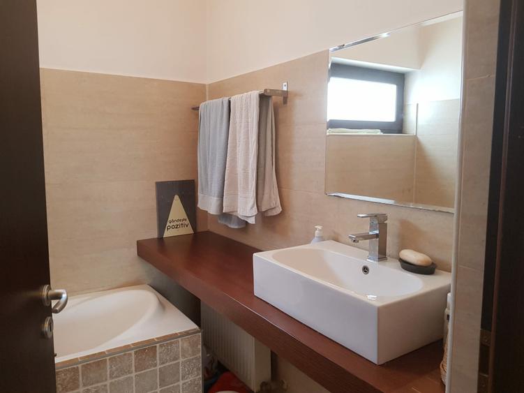 Vand Urgent apartament 2 camere-Etaj 1-67mp-Sanpetru Residence-Str Uranus nr 1
