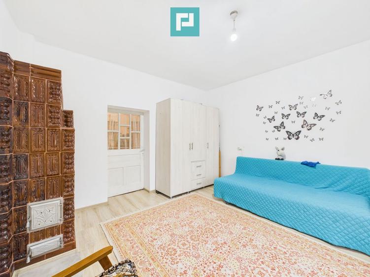 Casă renovată în localitatea Lazuri, Arad