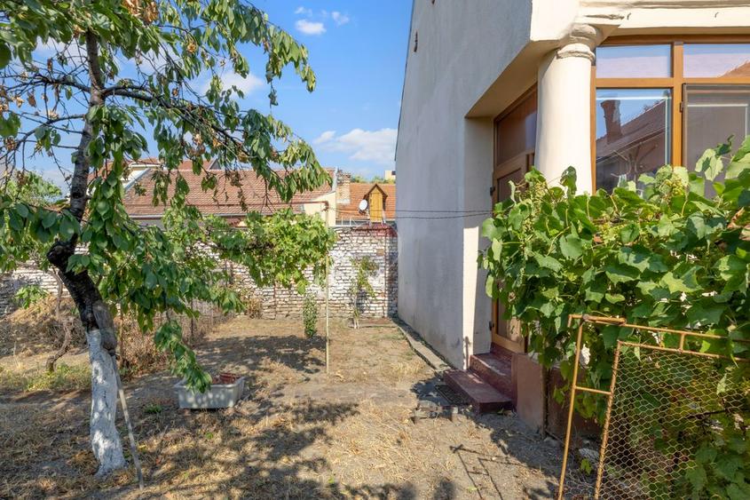 Casă 4 camere cu teren 475 mp – zonă centrală, Arad