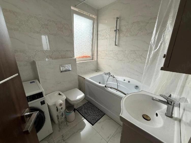 Apartament spatios l 3 camere l 2 bai l terasa l parcare l A. Muresanu