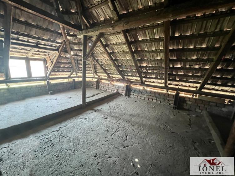 Vanzare casa in Ampoita -1300 mp teren